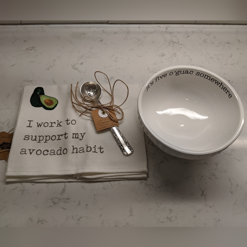 NWT Mud Pie Guacamole Set - white ceramic five o'guac bowl, silver spoon & towel